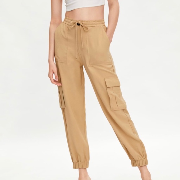 zara cargo trousers with pockets